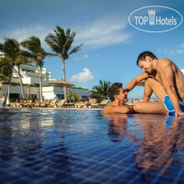 Now Emerald Cancun 