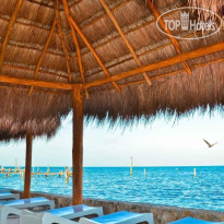 Q-Bay Hotel & Suites Cancun Шезлонги