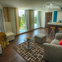 Sunscape Akumal Beach Resort & Spa 