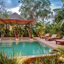 Zenses Wellness & Yoga Resort 