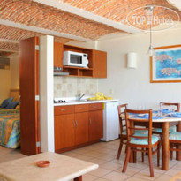 Las Flores Beach Resort 