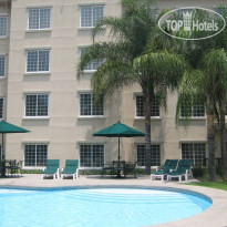 Staybridge Suites Monterrey - San Pedro Терраса у бассейна