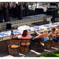 Las Rocas Resort & Spa