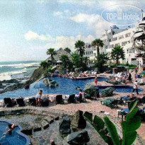 Las Rocas Resort & Spa