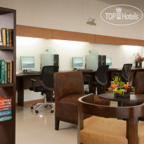 Staybridge Suites Guadalajara Expo Бизнес-центр