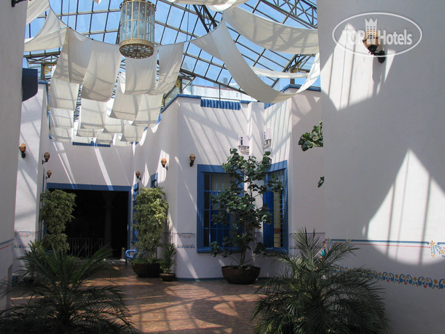 Hotel photo La Alhondiga 3*