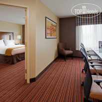 Holiday Inn Express Hotel & Suites Belmont 