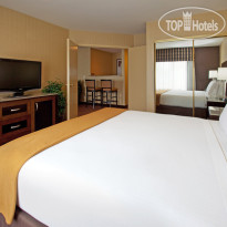 Holiday Inn Express Hotel & Suites Belmont 