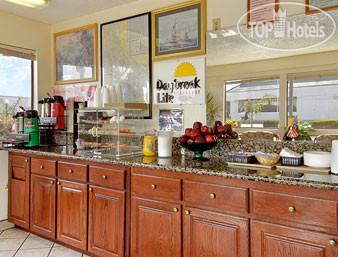 New photos from tourists Days Inn Lost Hills 2*