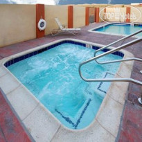 Comfort Suites Barstow бассейн