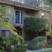 Dolphins Cove Resort 