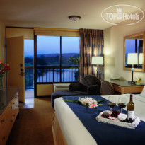 Holiday Inn Express At Monterey Bay 