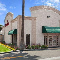 Ramada Anaheim Maingate North 