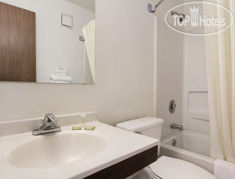 New photos from tourists Super 8 Arcata 2*