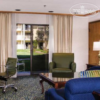 DoubleTree by Hilton Hotel Bakersfield 