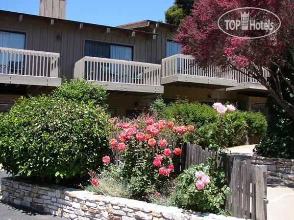 Hotelier's photos Carmel Valley Lodge 3*