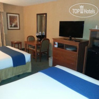 Holiday Inn Express Colton-Riverside North 