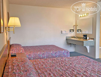 New photos from tourists Crescent City Travelodge 2*