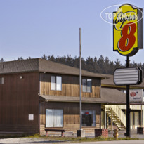 Super 8 Crescent City 