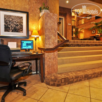 Best Western Plus Palm Court Hotel 