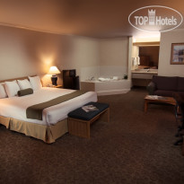 The Redwood Fortuna Riverwalk Hotel