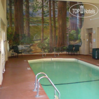 The Redwood Fortuna Riverwalk Hotel