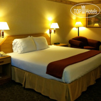 The Redwood Fortuna Riverwalk Hotel