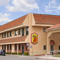 Super 8 Hayward Downtown 