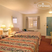 Super 8 Hayward Downtown 