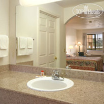 Super 8 Hayward Downtown 