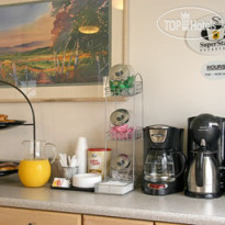 Super 8 Hayward Downtown 