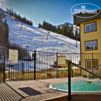 Red Wolf Lodge at Squaw Valley 