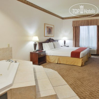 Holiday Inn Express Woodland 