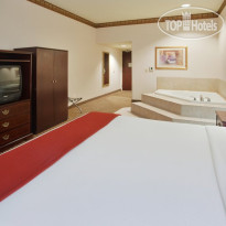 Holiday Inn Express Woodland 