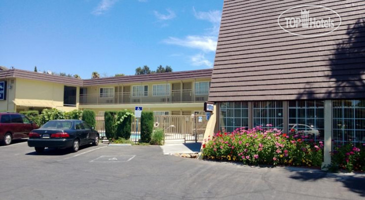Hotelier's photos Discovery Inn Modesto 2*