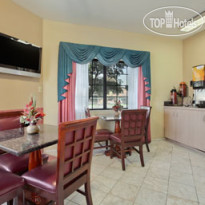 Lynwood Century Freeway Travelodge 