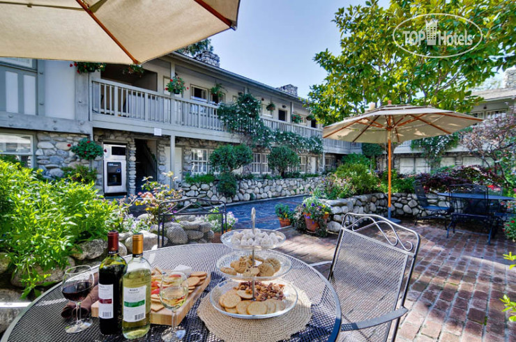 Hotelier's photos The Cobblestone Inn 3*