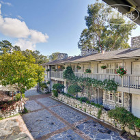 The Cobblestone Inn