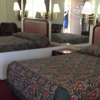 Colonial Pool & Spa Motel 