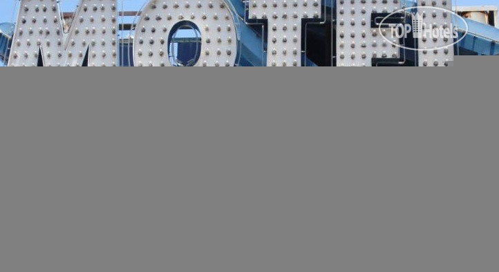 Colonial Pool & Spa Motel