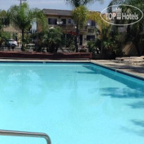 Colonial Pool & Spa Motel 