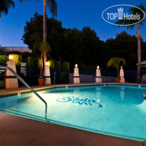 DoubleTree by Hilton Pomona 