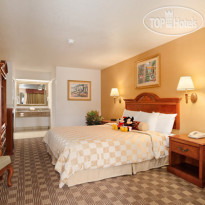 Cortona Inn & Suites Anaheim Resort