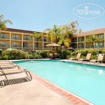Cortona Inn & Suites Anaheim Resort