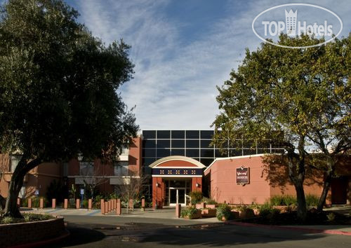 Hotel photo Crowne Plaza Concord 4*