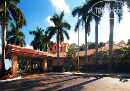Hotelier's photos Comfort Inn Airport Cruise Port South 3*