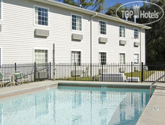 New photos from tourists Travelodge Inn and Suites Pensacola 2*