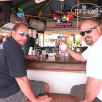 Outrigger Beach Resort Бар