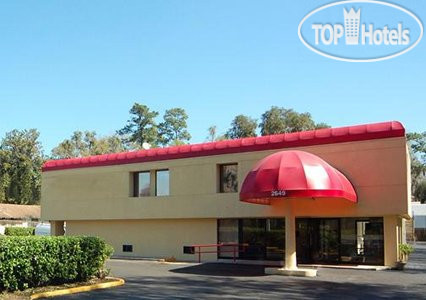 Hotelier's photos Econo Lodge University 1*