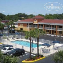Howard Johnson Express Inn Suites - South Tampa Airport